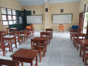 Read more about the article Guru dan Staff SMA UNKLAB Siapkan Kondisi Optimal untuk Ujian Akhir Sekolah