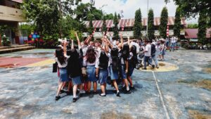 Read more about the article Suksesnya Ujian Berstandar Nasional di SMA UNKLAB: Sebuah Cerita Bahagia